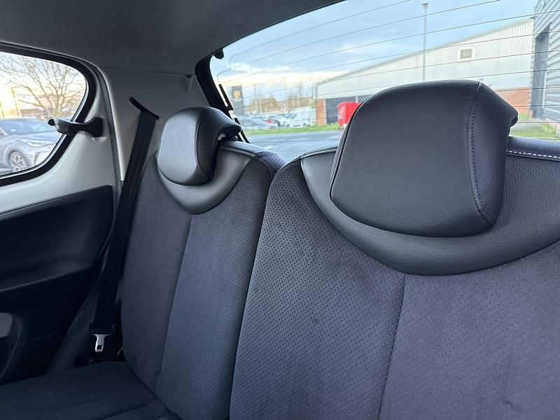 Used Toyota AYGO 2013 for sale - 76682353: Photo 16