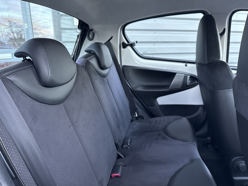 Used Toyota AYGO 2013 for sale - 76682353: Photo 27