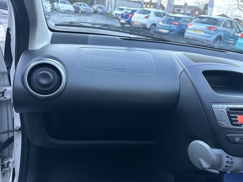 Used Toyota AYGO 2013 for sale - 76682353: Photo 34