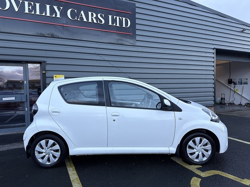Used Toyota AYGO 2013 for sale - 76682353: Photo 4