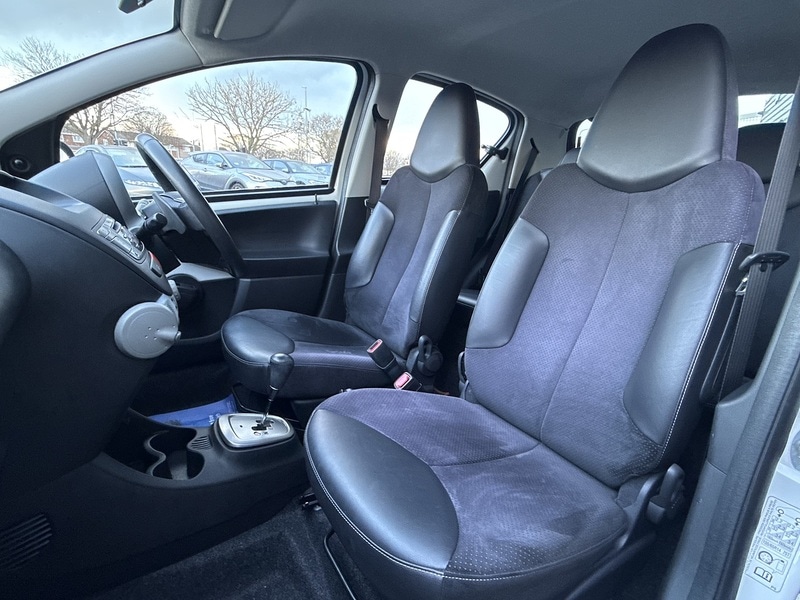 Used Toyota AYGO 2013 for sale - 76682353: Photo 42