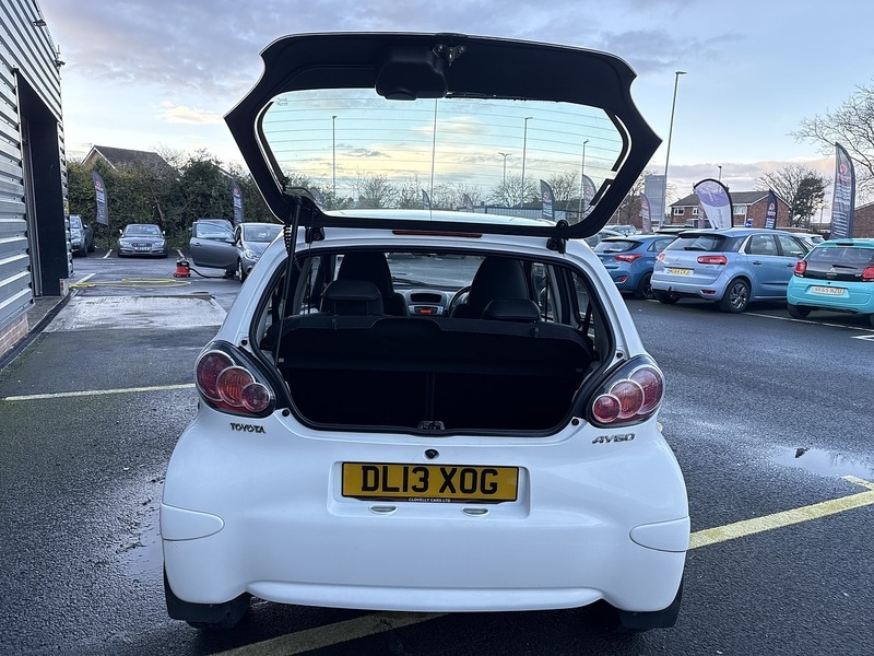 Used Toyota AYGO 2013 for sale - 76682353: Photo 51