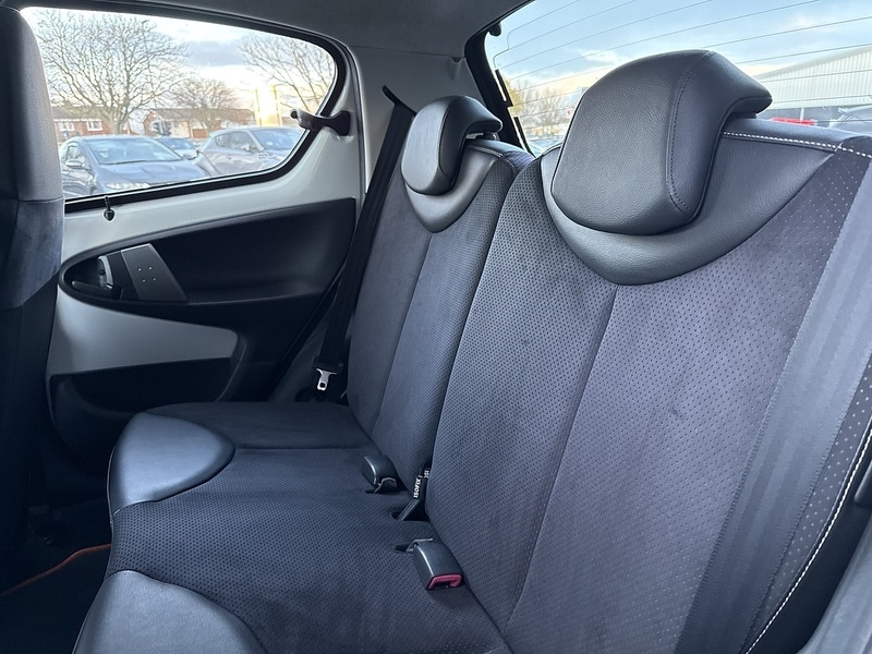 Used Toyota AYGO 2013 for sale - 76682353: Photo 53