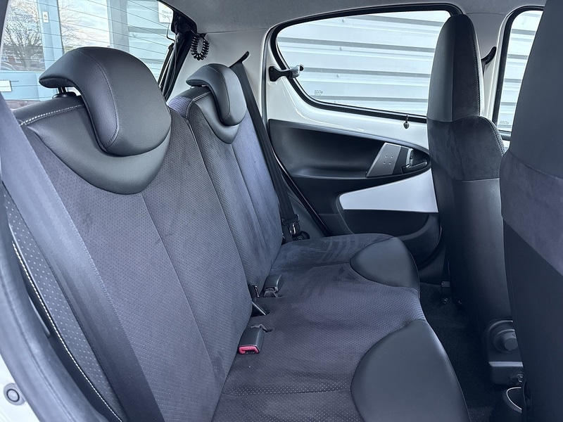 Used Toyota AYGO 2013 for sale - 76682353: Photo 61