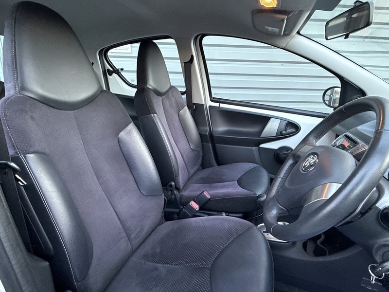 Used Toyota AYGO 2013 for sale - 76682353: Photo 66