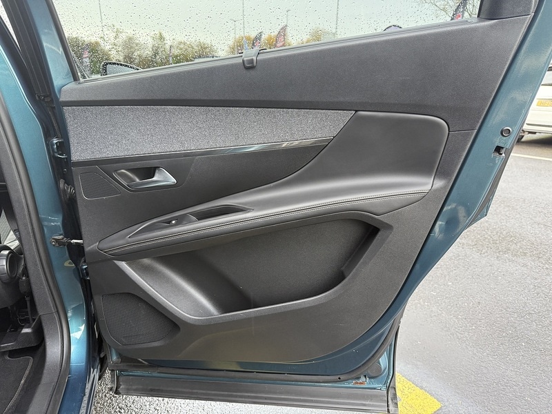 Used Peugeot 5008 2017 for sale - 76627024: Photo 31