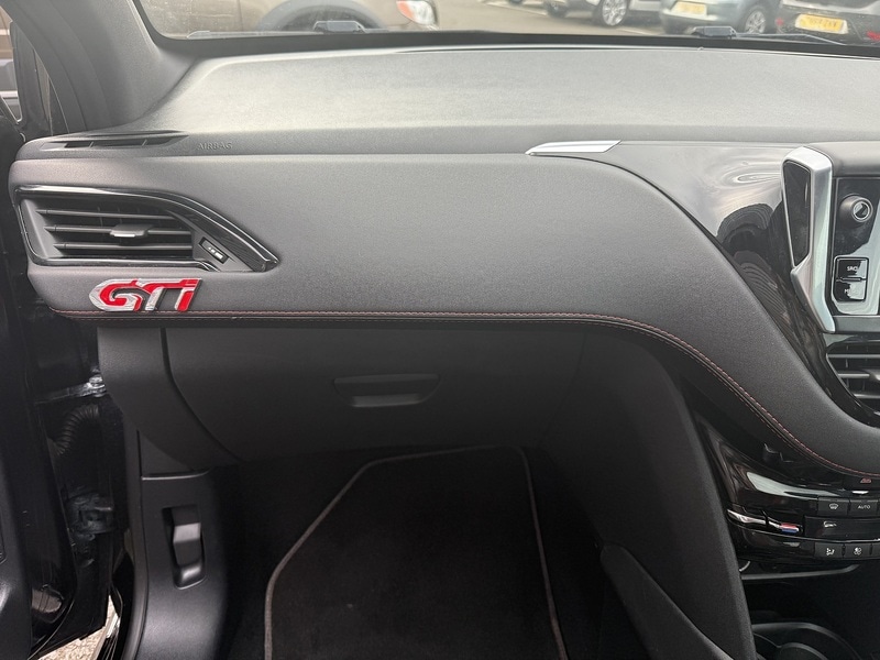 Used Peugeot 208 2016 for sale - 76627016: Photo 10