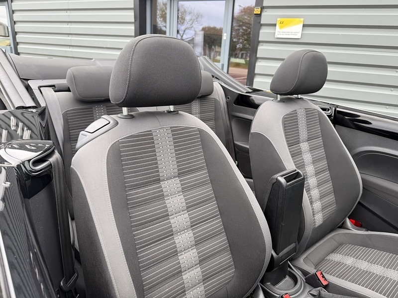 Used Volkswagen Beetle 2016 for sale - 76627009: Photo 28