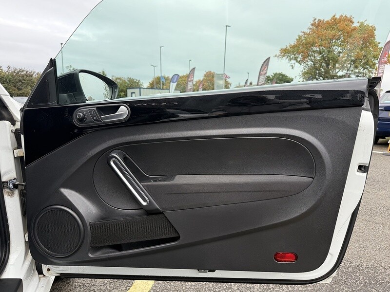 Used Volkswagen Beetle 2016 for sale - 76627009: Photo 37