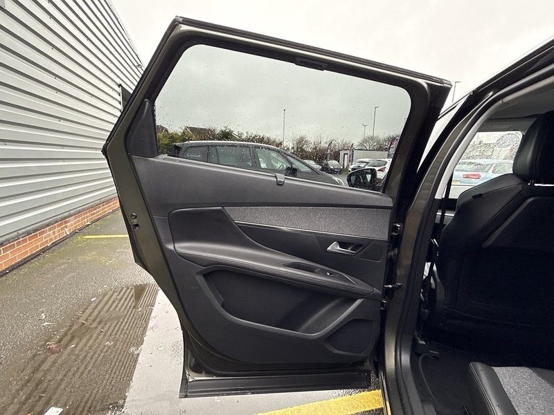 Used Peugeot 5008 2018 for sale - 76740858: Photo 30