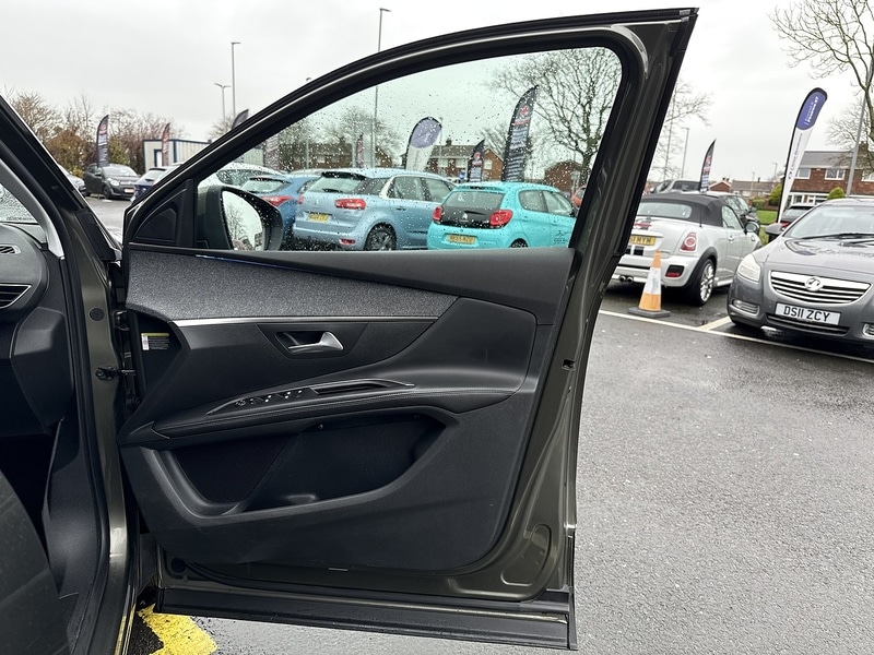 Used Peugeot 5008 2018 for sale - 76740858: Photo 47