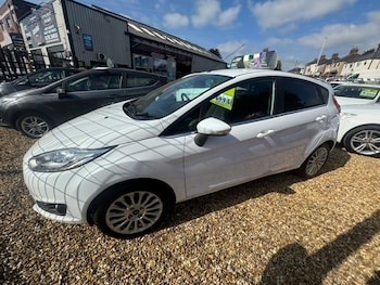 Used Ford Fiesta 2016 for sale - 79266280: Photo