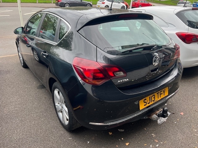 Used Vauxhall Astra 2013 for sale - 76197375: Photo 3