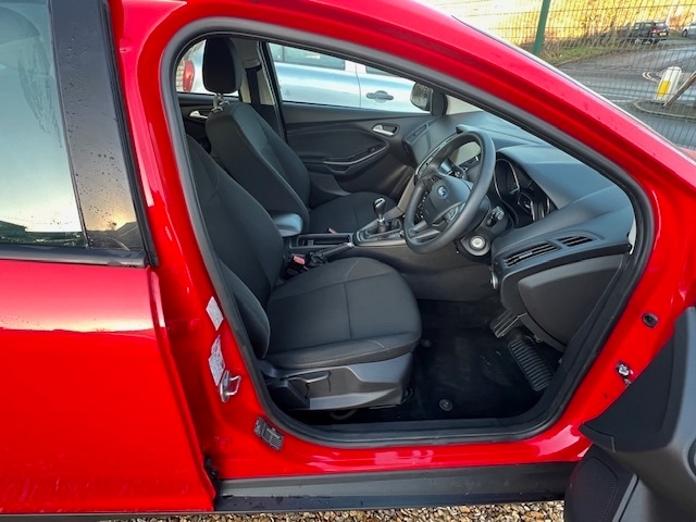 Used Ford Focus 2016 for sale - 76924105: Photo 5