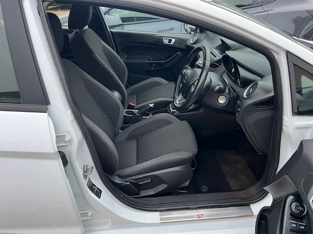 Used Ford Fiesta 2017 for sale - 76236375: Photo 5