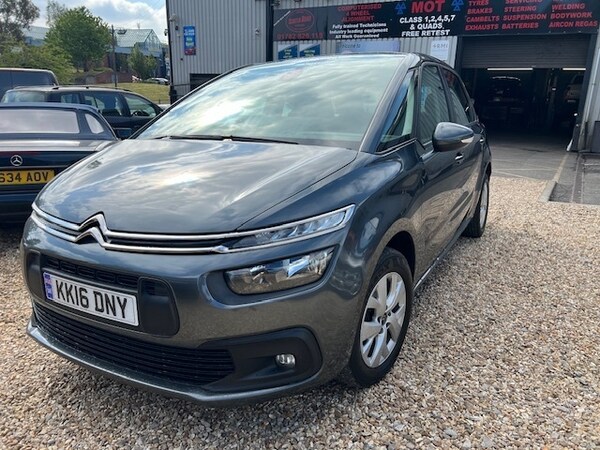 Used Citroen C4 Picasso 2016 for sale - 74500657: Photo 2