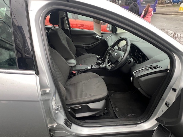 Used Ford Focus 2016 for sale - 77342368: Photo 5