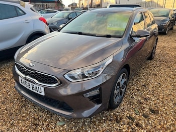 Used Kia Ceed 2019 for sale - 76924102: Photo
