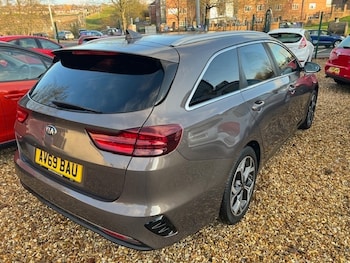 Used Kia Ceed 2019 for sale - 76924102: Photo