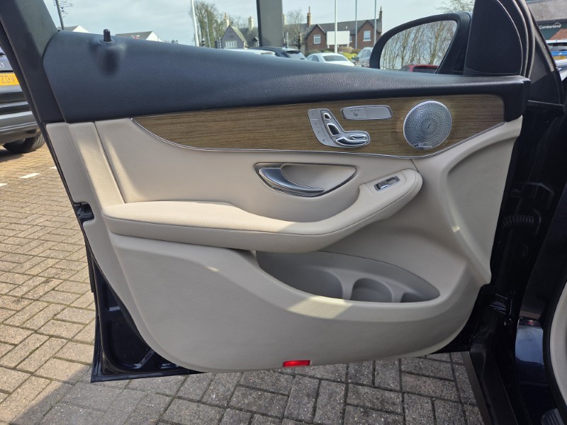 Used Mercedes-Benz GLC 2018 for sale - 77950792: Photo 20