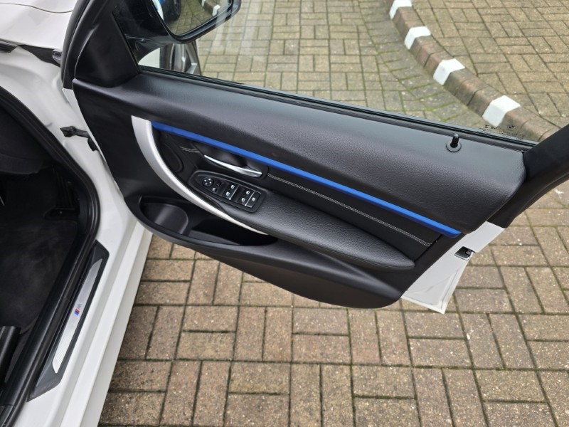 Used BMW 3 Series 2018 for sale - 77069028: Photo 24