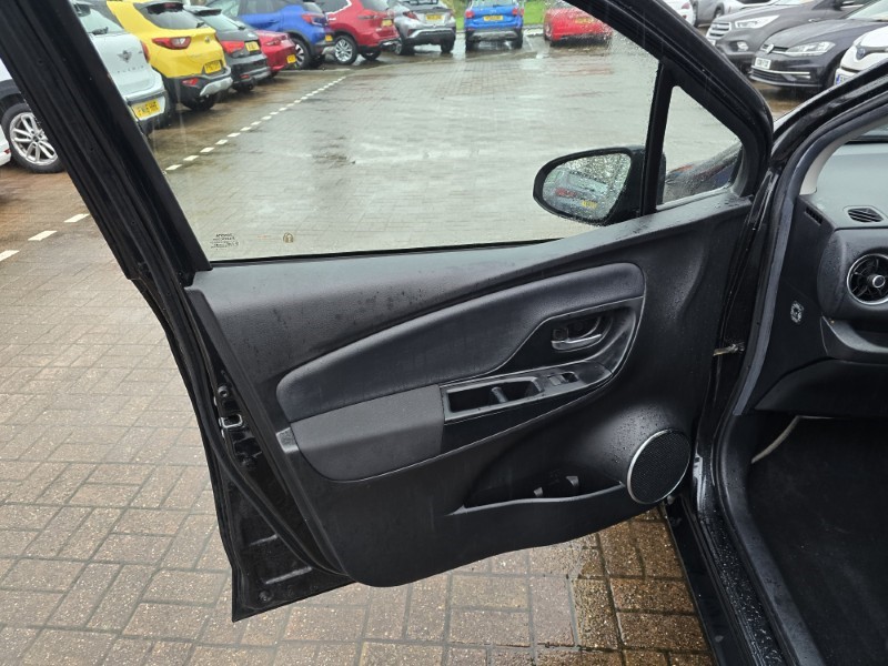 Used Toyota Yaris 2020 for sale - 76981128: Photo 25