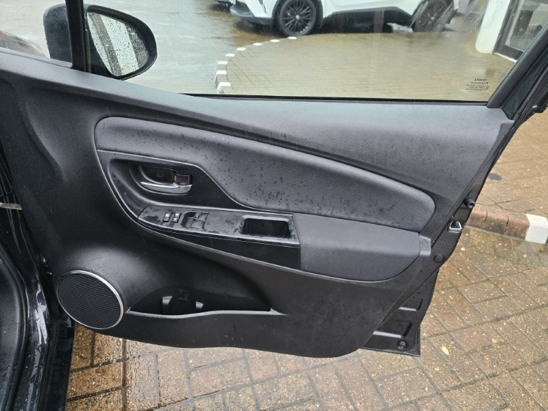 Used Toyota Yaris 2020 for sale - 76981128: Photo 28