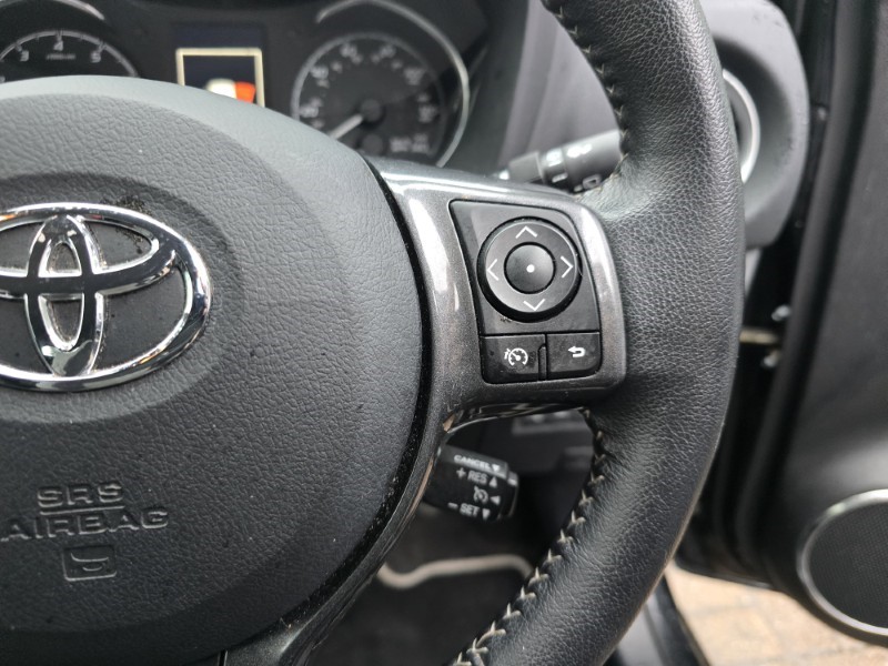 Used Toyota Yaris 2020 for sale - 76981128: Photo 35