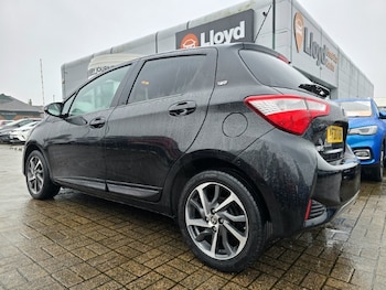 Used Toyota Yaris 2020 for sale - 76981128: Photo