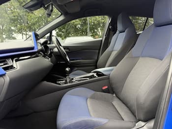 Used Toyota C-HR 2017 for sale - 79802163: Photo