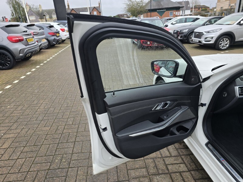 Used BMW 3 Series 2019 for sale - 77687511: Photo 27