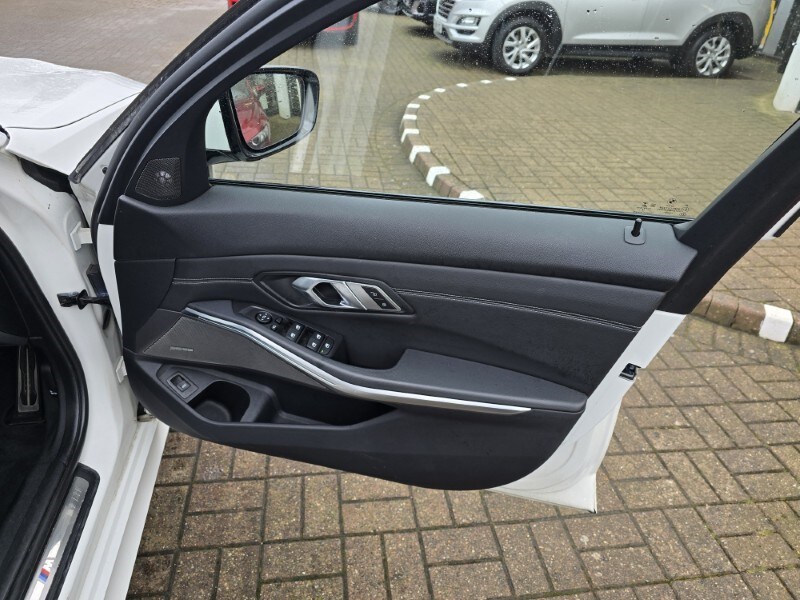 Used BMW 3 Series 2019 for sale - 77687511: Photo 31