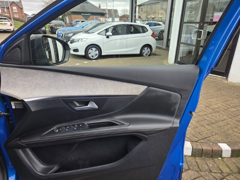 Used Peugeot 3008 2021 for sale - 77830050: Photo 32