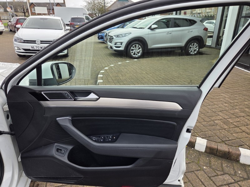 Used Volkswagen Passat 2016 for sale - 77803964: Photo 28