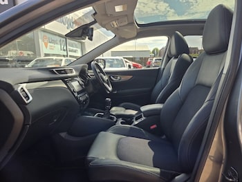 Used Nissan Qashqai 2017 for sale - 79512304: Photo