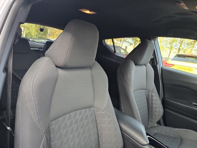 Used Toyota C-HR 2020 for sale - 76981565: Photo 31