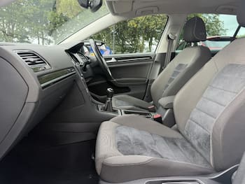 Used Volkswagen Golf 2017 for sale - 79852117: Photo