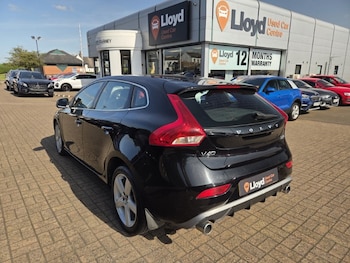 Used Volvo V40 2019 for sale - 79307320: Photo