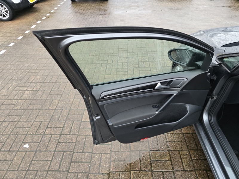 Used Volkswagen Golf 2020 for sale - 76982463: Photo 25