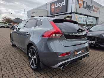 Used Volvo V40 2019 for sale - 78639953: Photo