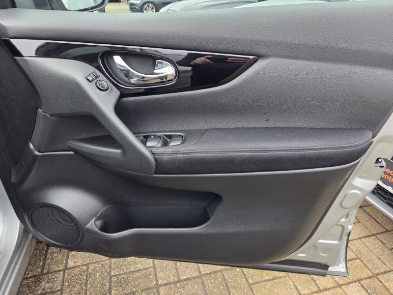 Used Nissan Qashqai 2017 for sale - 78133671: Photo 17