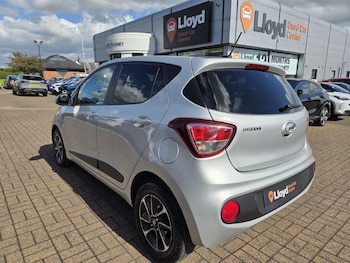 Used Hyundai i10 2018 for sale - 78828096: Photo