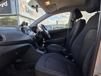Used Hyundai i10 2018 for sale - 78828096: Photo