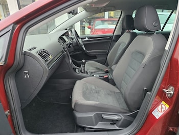 Used Volkswagen Golf 2018 for sale - 77687528: Photo