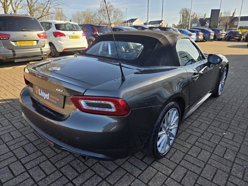 Used Fiat 124 Spider 2018 for sale - 78121449: Photo 11