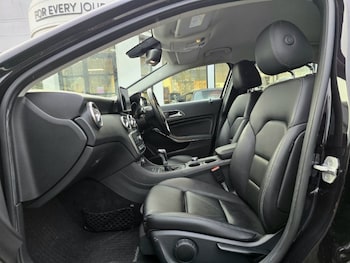 Used Mercedes-Benz A-Class 2016 for sale - 76982415: Photo