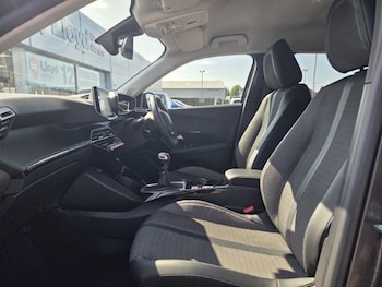 Used Peugeot 2008 2021 for sale - 79274722: Photo
