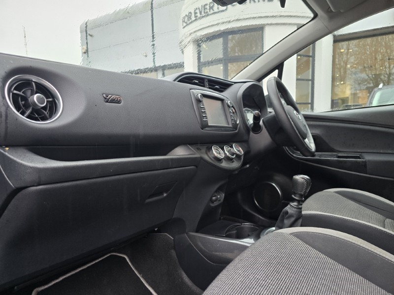 Used Toyota Yaris 2020 for sale - 77087670: Photo 23