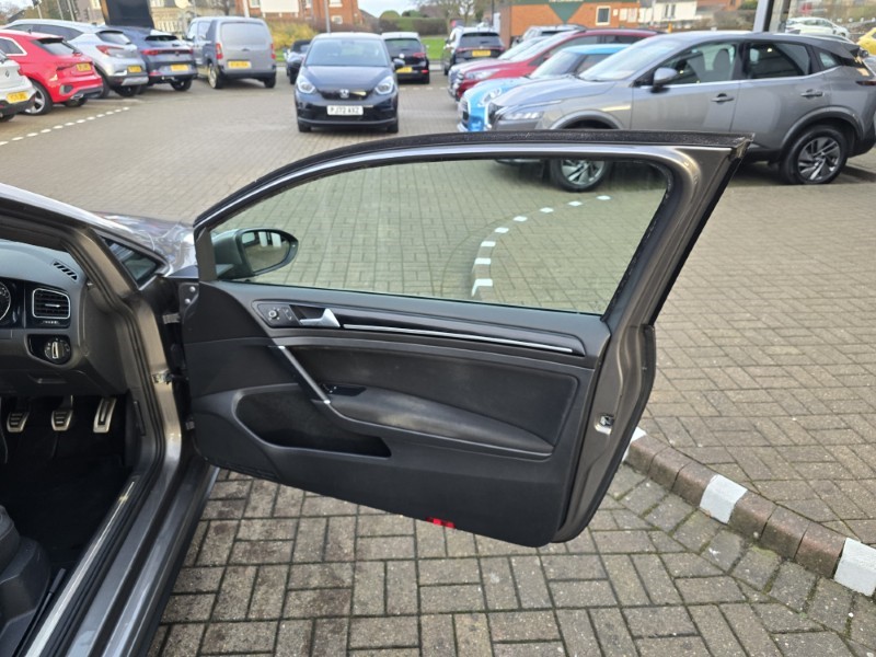 Used Volkswagen Golf 2017 for sale - 77391865: Photo 26