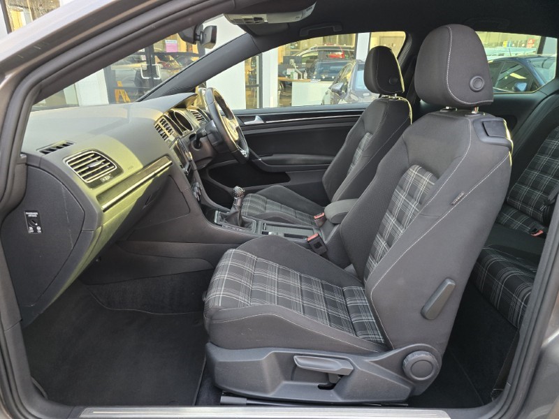 Used Volkswagen Golf 2017 for sale - 77391865: Photo 4